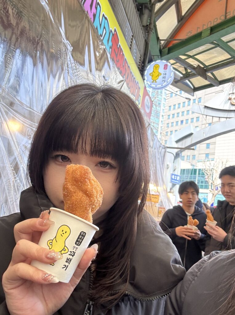 広蔵市場で超有名揚げパン
